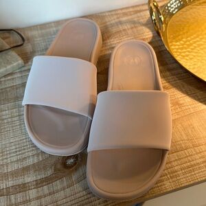 Lululemon Women’s Restfeel Slides
